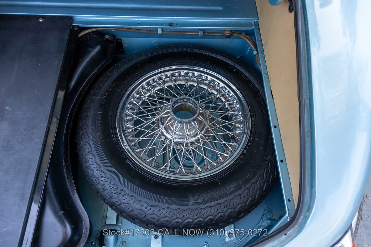1962 Jaguar XKE Series I Flat Floor Roadster Right-Hand-Drive thumbnail 23