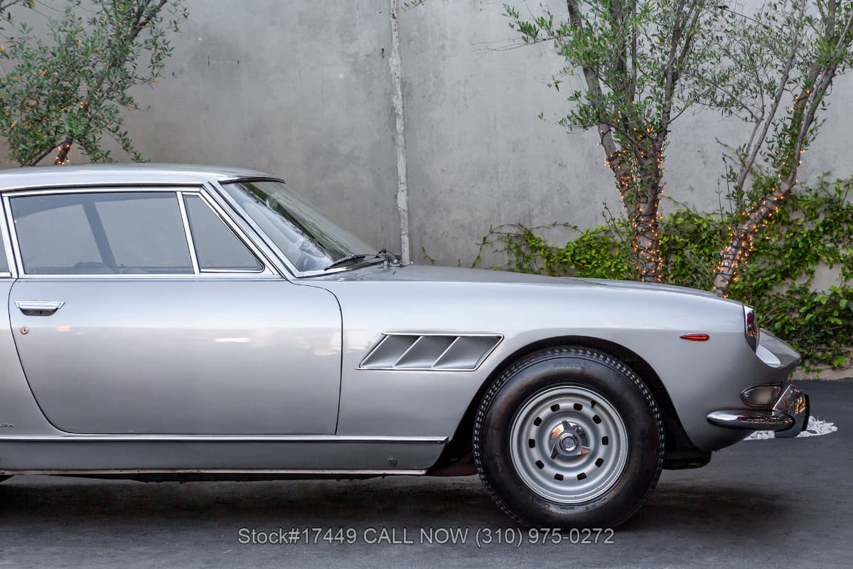 1967 Ferrari 330 GT 2+2 Series II thumbnail 7