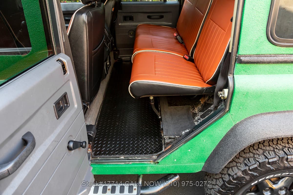 1991 Land Rover Defender 110 200TDi 5-Speed Right-Hand-Drive thumbnail 15