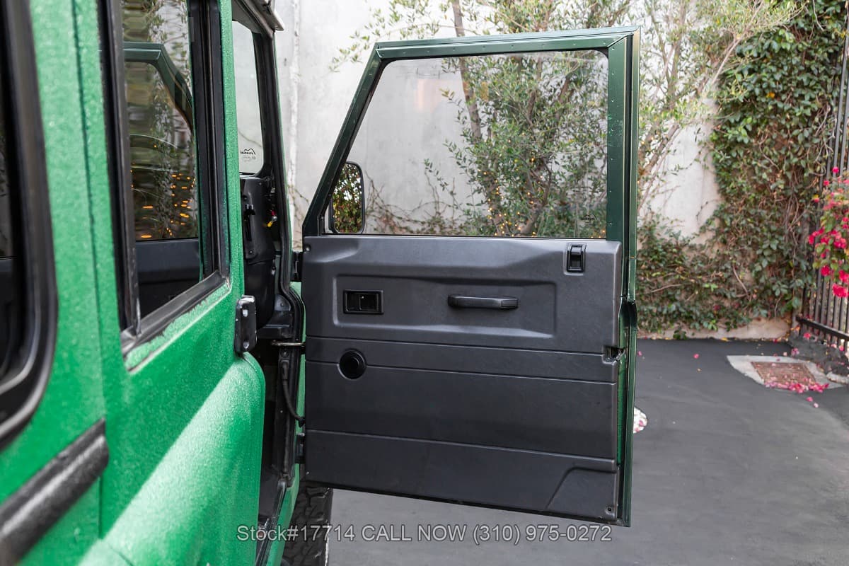 1991 Land Rover Defender 110 200TDi 5-Speed Right-Hand-Drive thumbnail 21