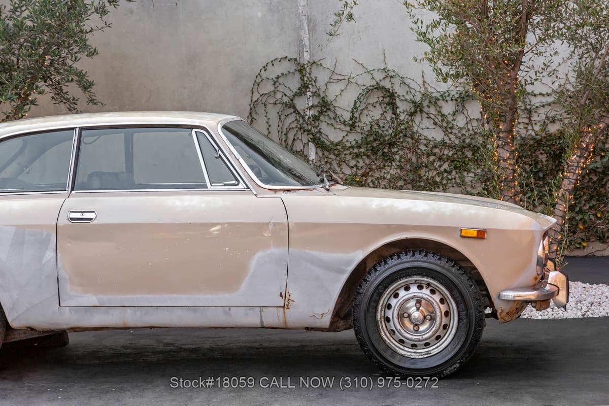 1974 Alfa Romeo GTV 2000 thumbnail 9
