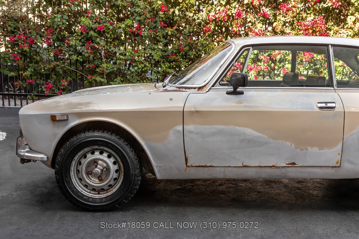 1974 Alfa Romeo GTV 2000 thumbnail 10