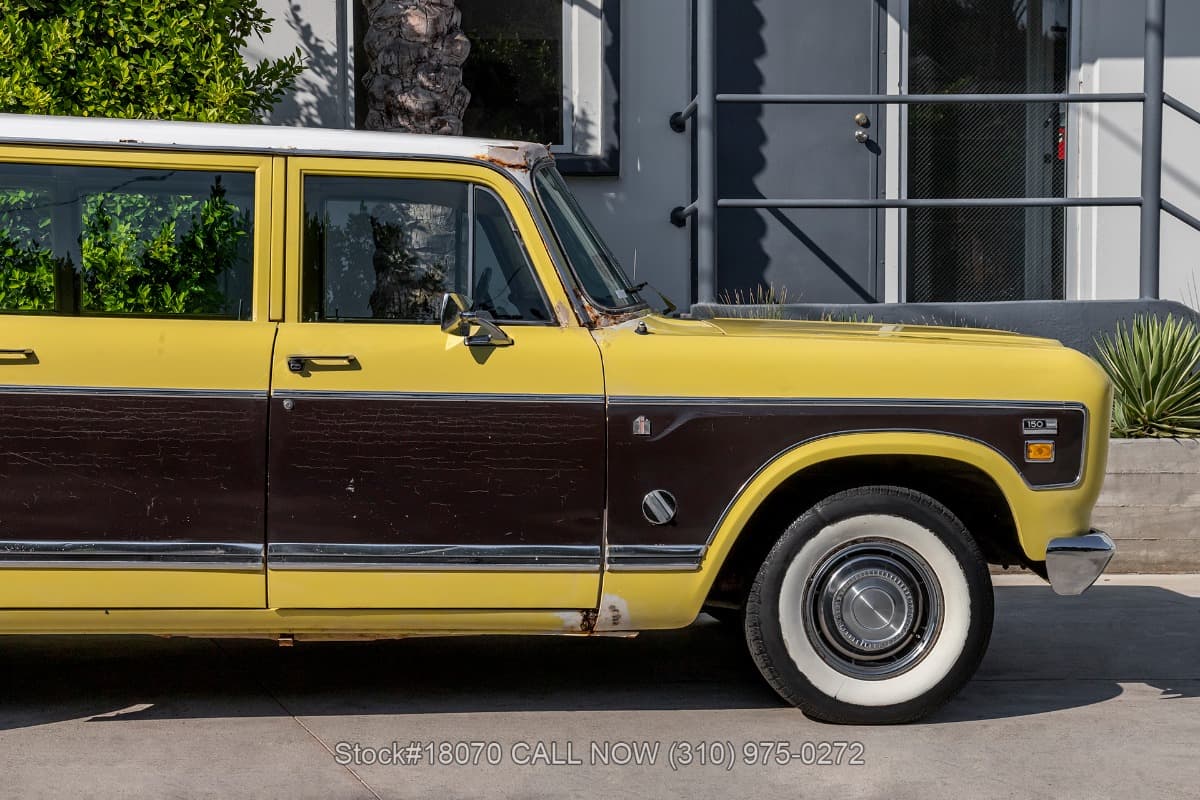 1975 International Harvester Travelall thumbnail 8