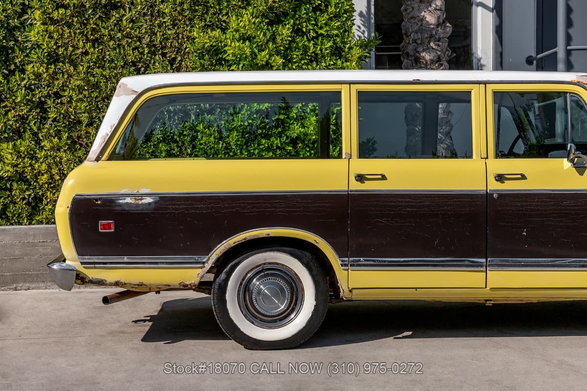 1975 International Harvester Travelall thumbnail 9