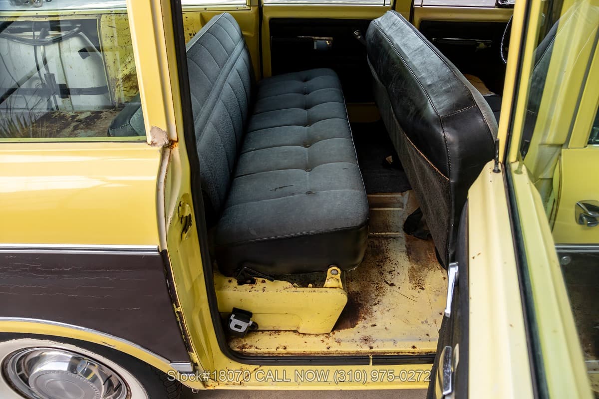 1975 International Harvester Travelall thumbnail 17