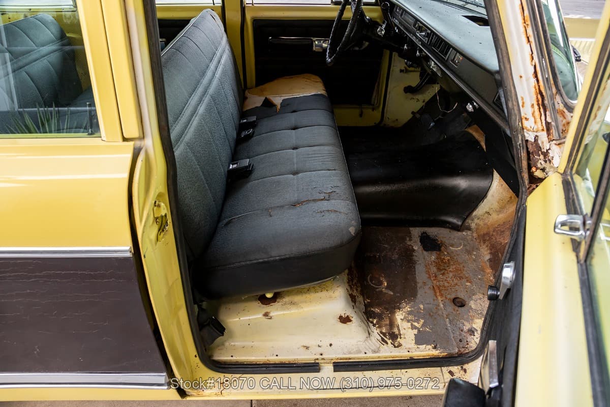 1975 International Harvester Travelall thumbnail 18