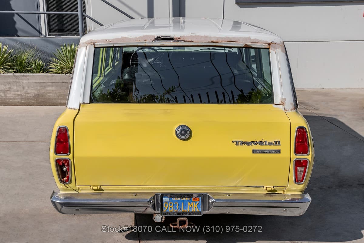 1975 International Harvester Travelall thumbnail 5