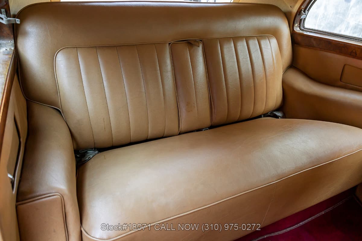 1952 Bentley Mark VI James Young Coupe Right-Hand-Drive thumbnail 15