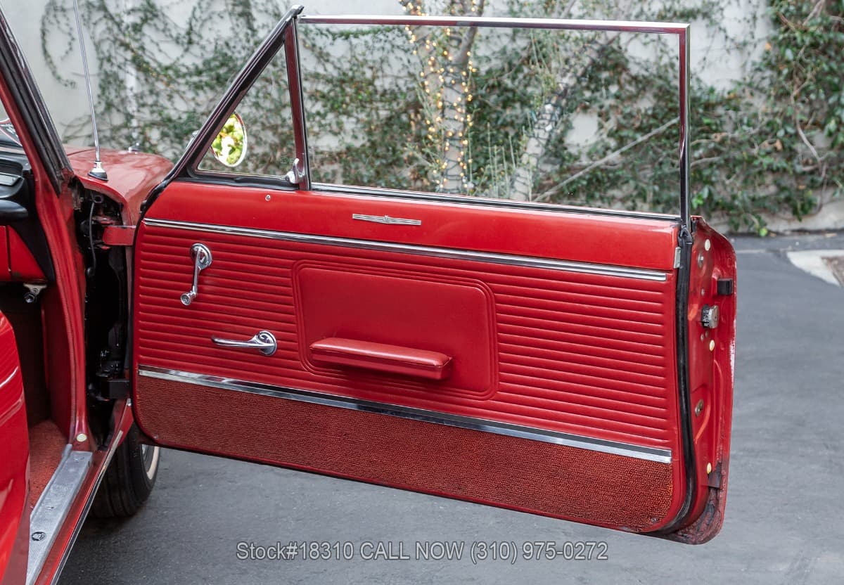 1963 Pontiac Tempest LeMans Convertible thumbnail 21