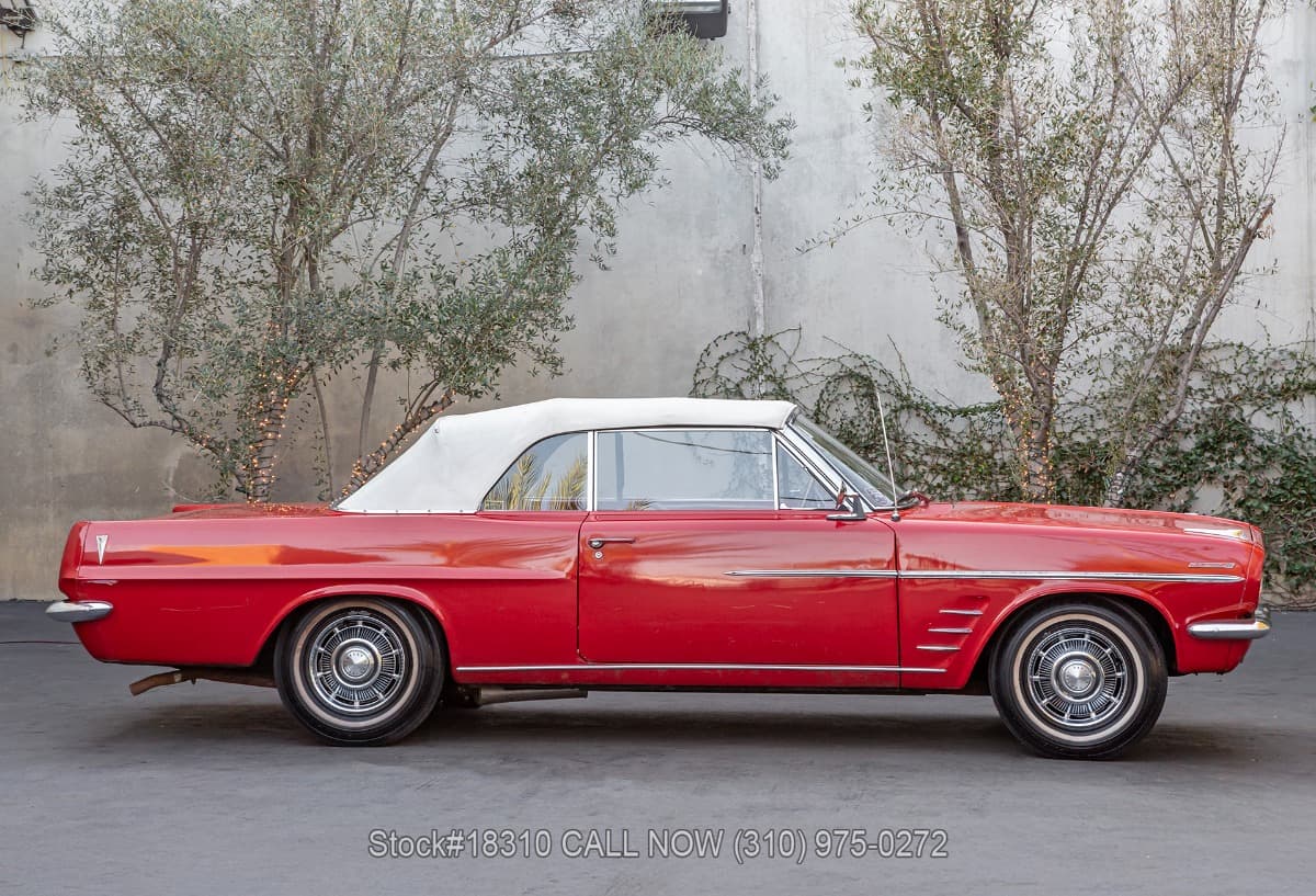 1963 Pontiac Tempest LeMans Convertible thumbnail 4
