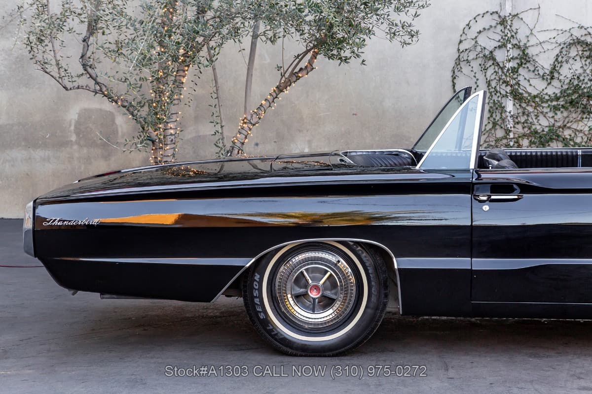 1966 Ford Thunderbird Convertible thumbnail 12