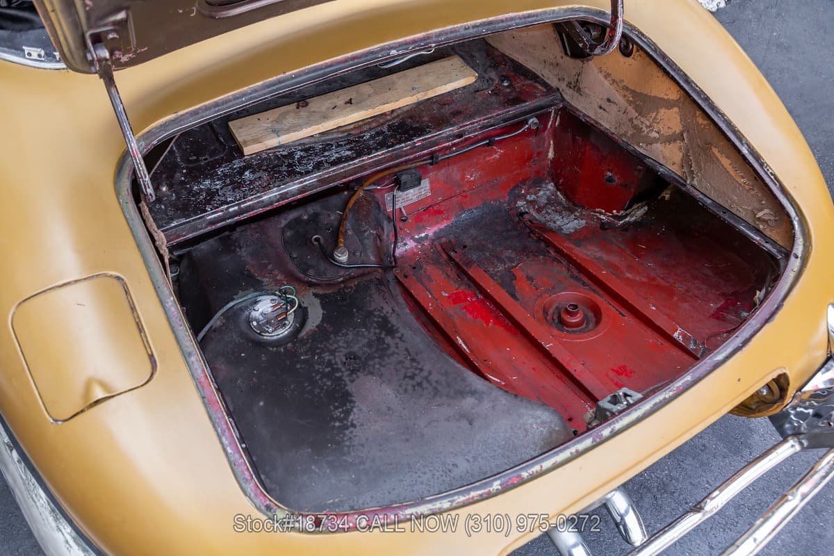 1962 Jaguar XKE Series I Roadster thumbnail 18