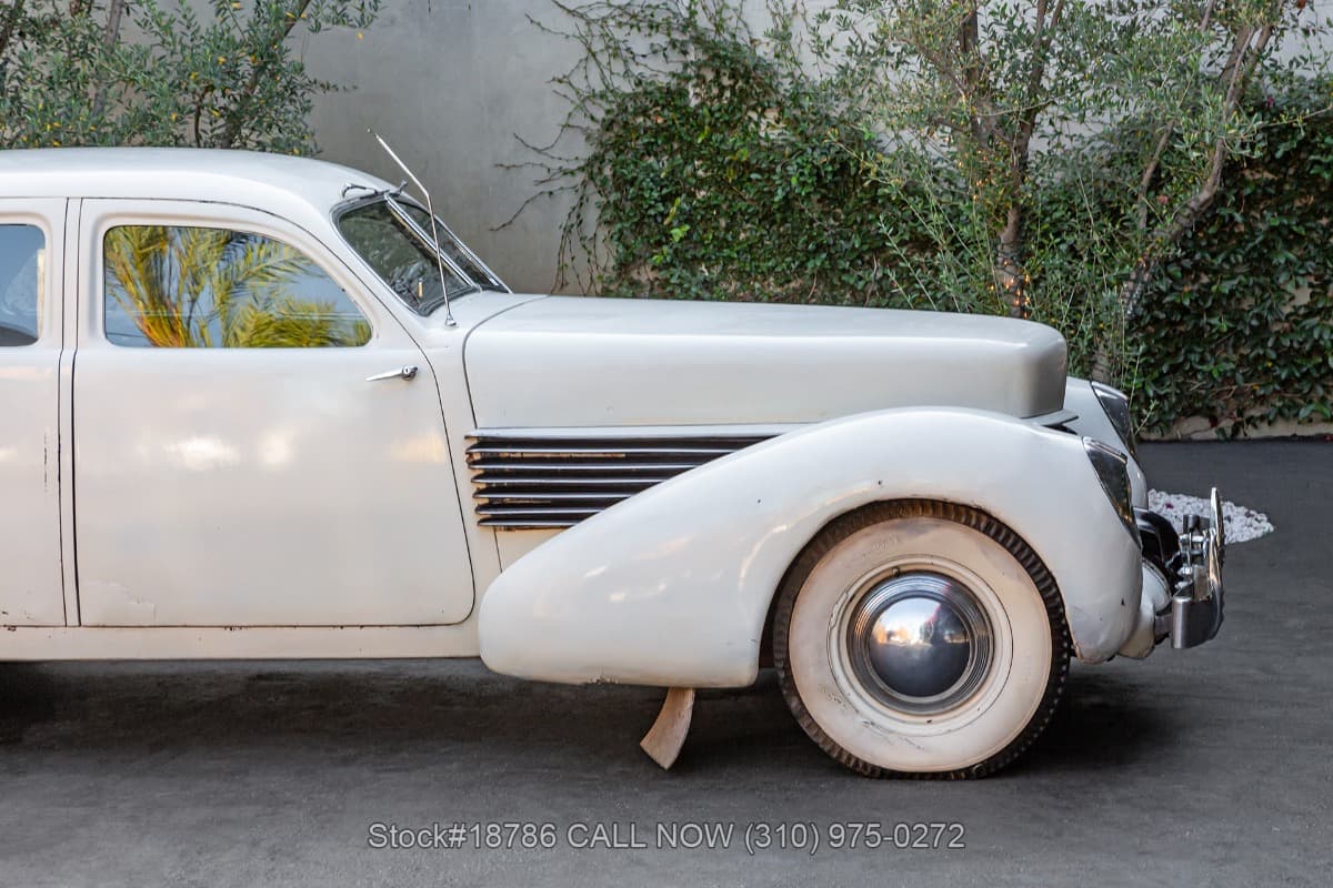 1937 Cord 812 Beverly Sedan thumbnail 8