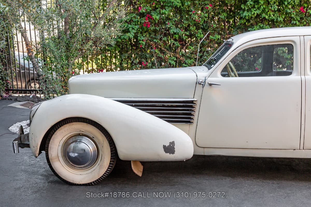 1937 Cord 812 Beverly Sedan thumbnail 9