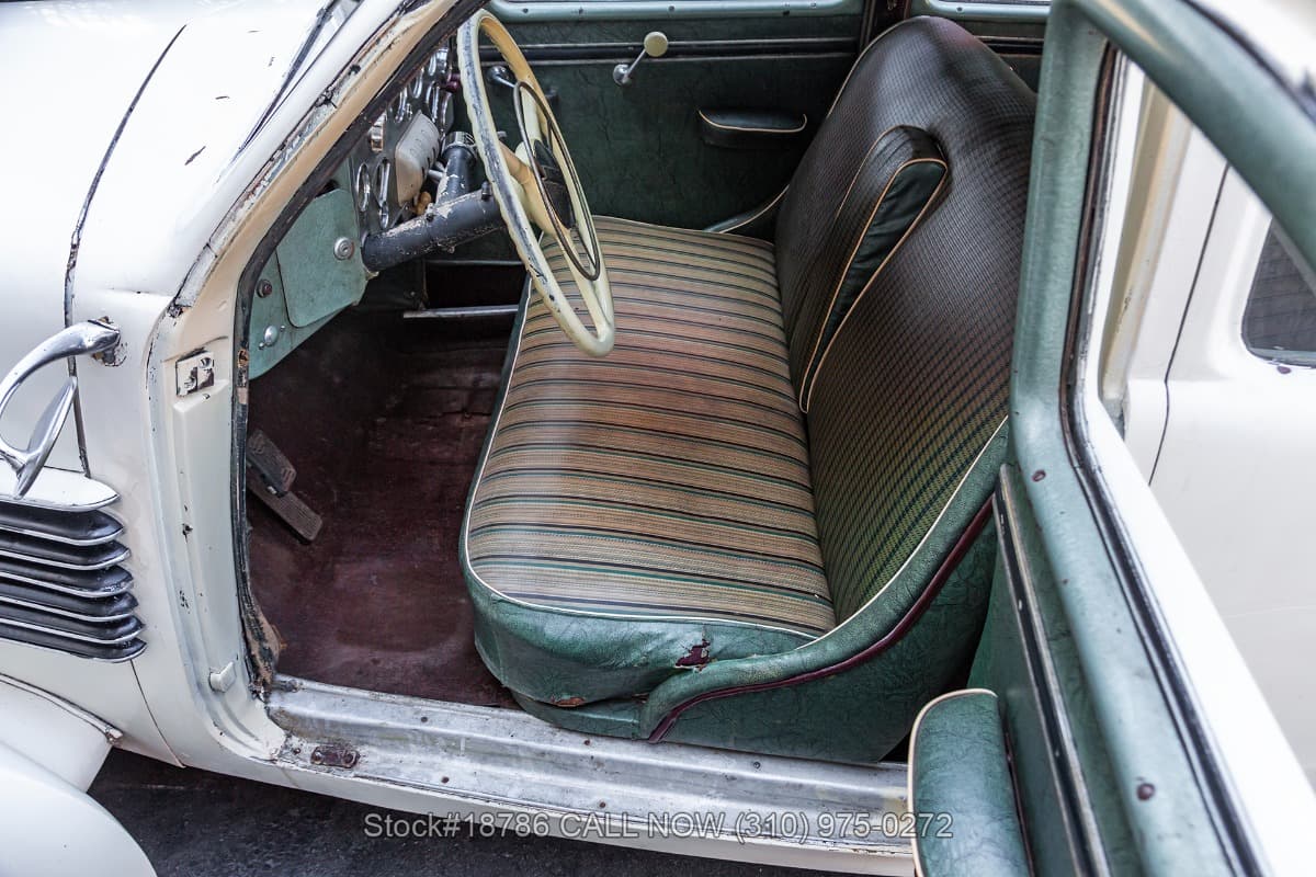 1937 Cord 812 Beverly Sedan thumbnail 11