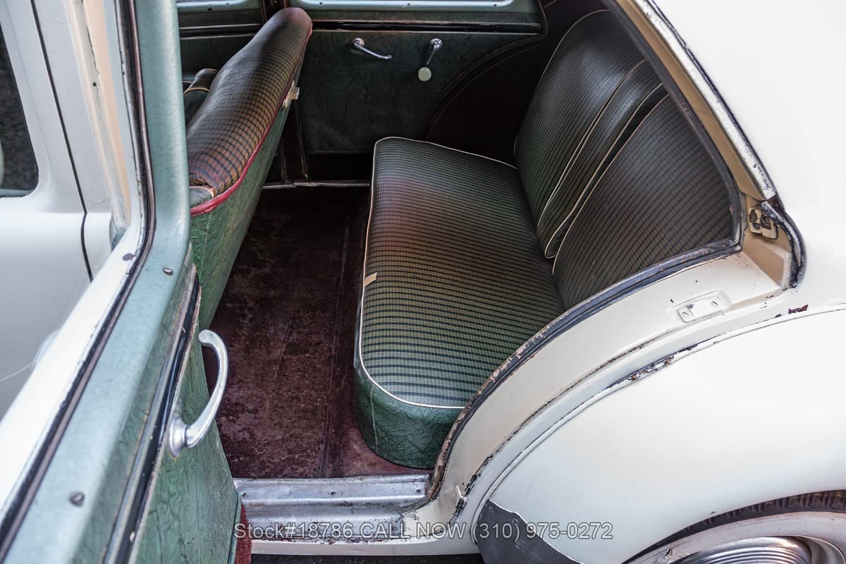 1937 Cord 812 Beverly Sedan thumbnail 15