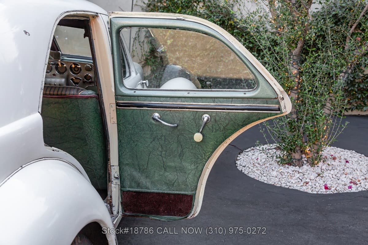 1937 Cord 812 Beverly Sedan thumbnail 16