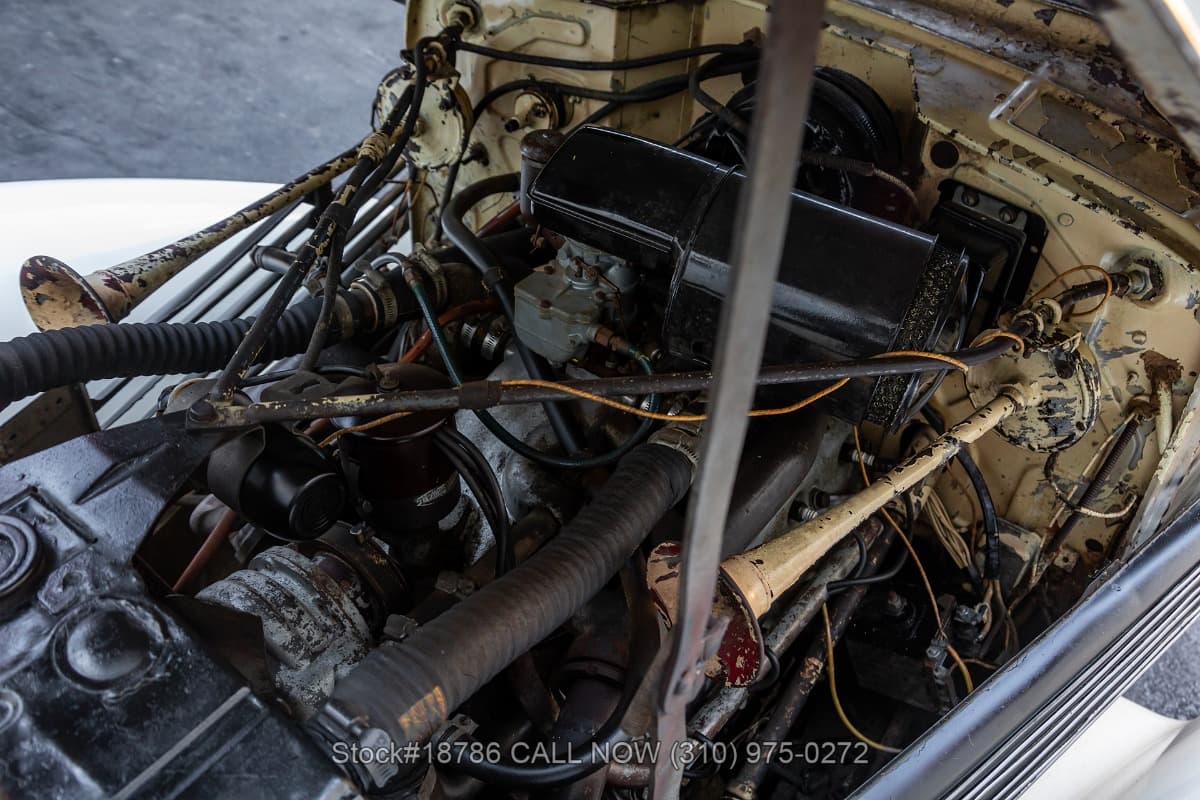 1937 Cord 812 Beverly Sedan thumbnail 23