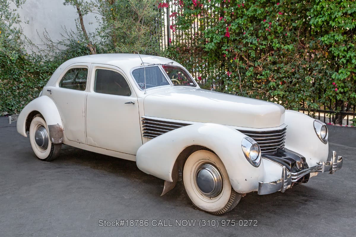 1937 Cord 812 Beverly Sedan thumbnail 3