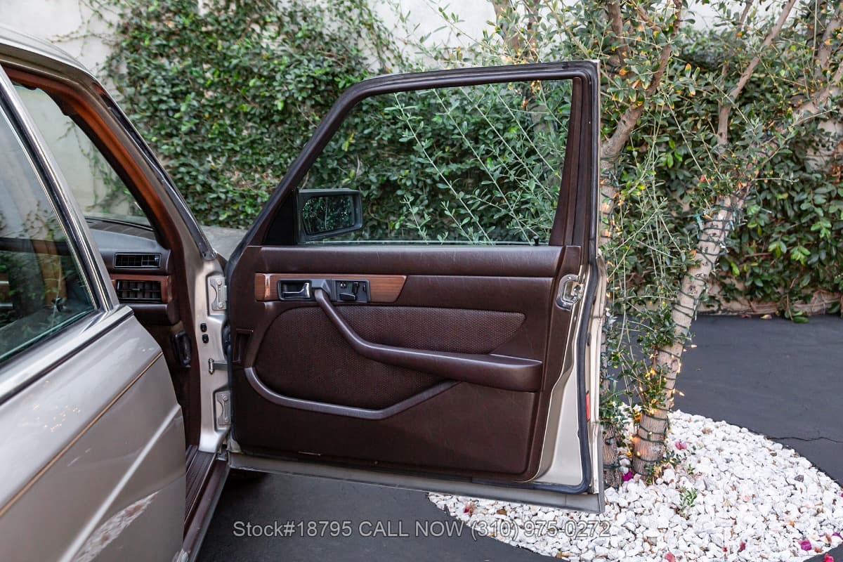 1987 Mercedes 420SEL thumbnail 18