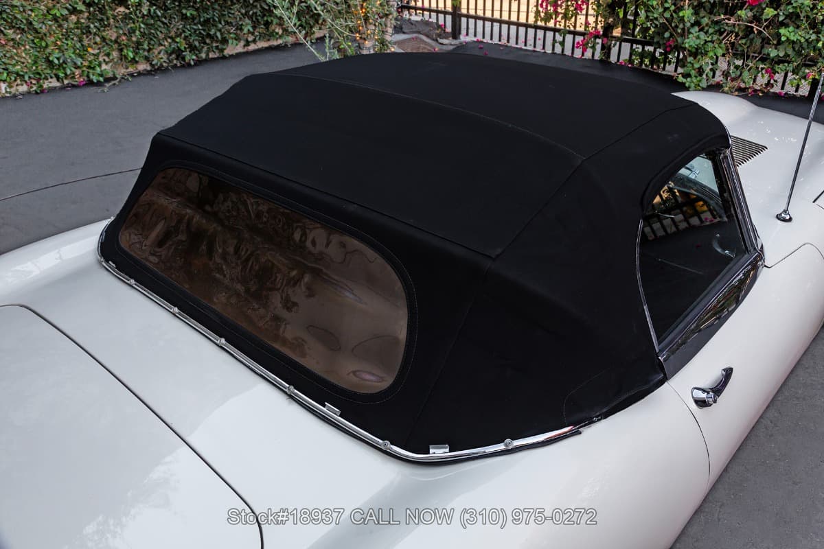 1971 Jaguar XKE Series II Roadster thumbnail 8