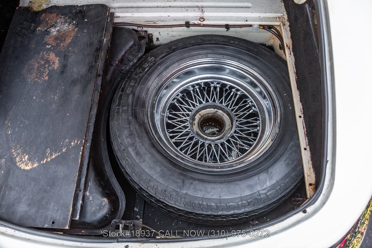 1971 Jaguar XKE Series II Roadster thumbnail 19