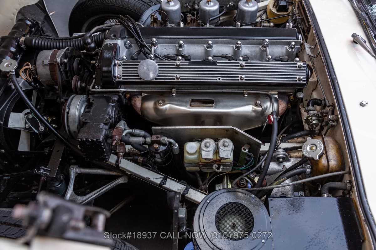 1971 Jaguar XKE Series II Roadster thumbnail 24