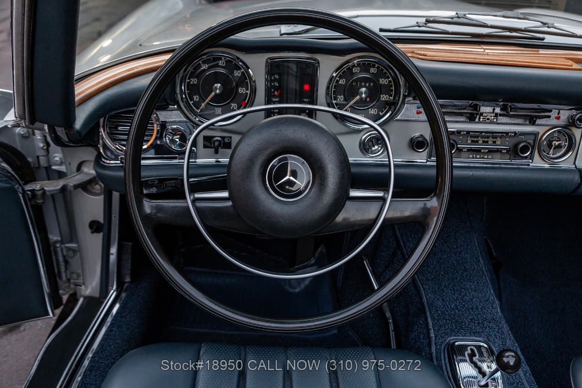 1971 Mercedes 280SL thumbnail 12