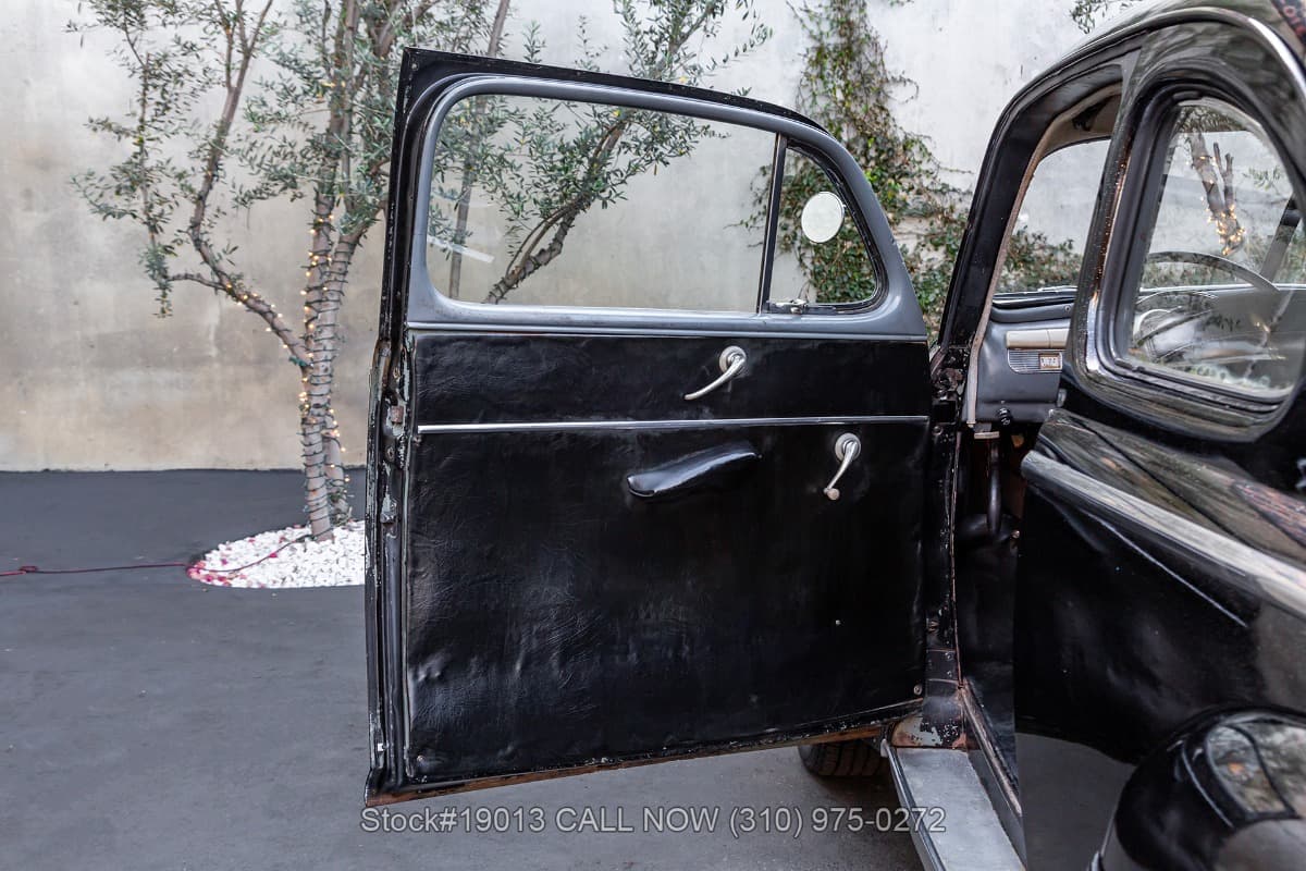 1948 Ford Super Deluxe thumbnail 12