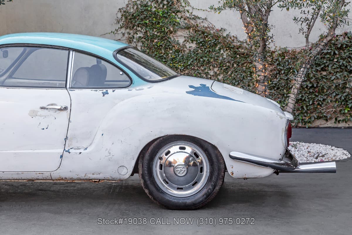 1968 Volkswagen Karmann Ghia Coupe thumbnail 10