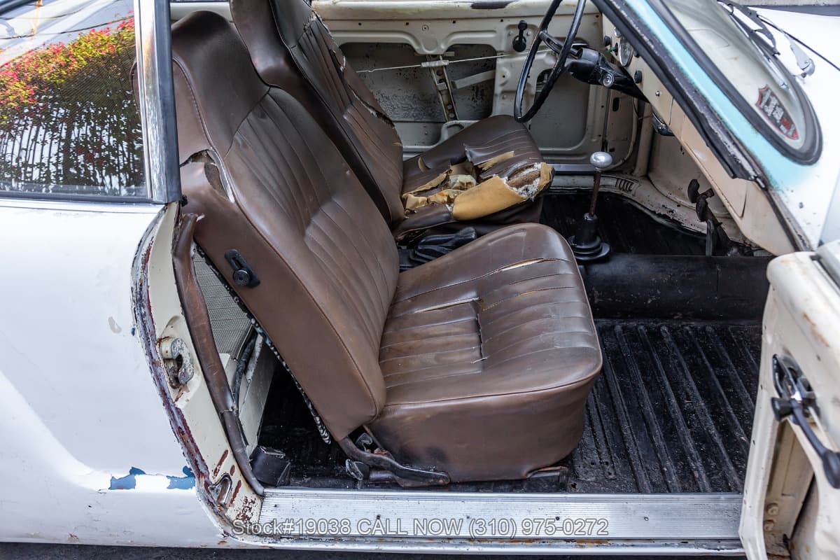 1968 Volkswagen Karmann Ghia Coupe thumbnail 15