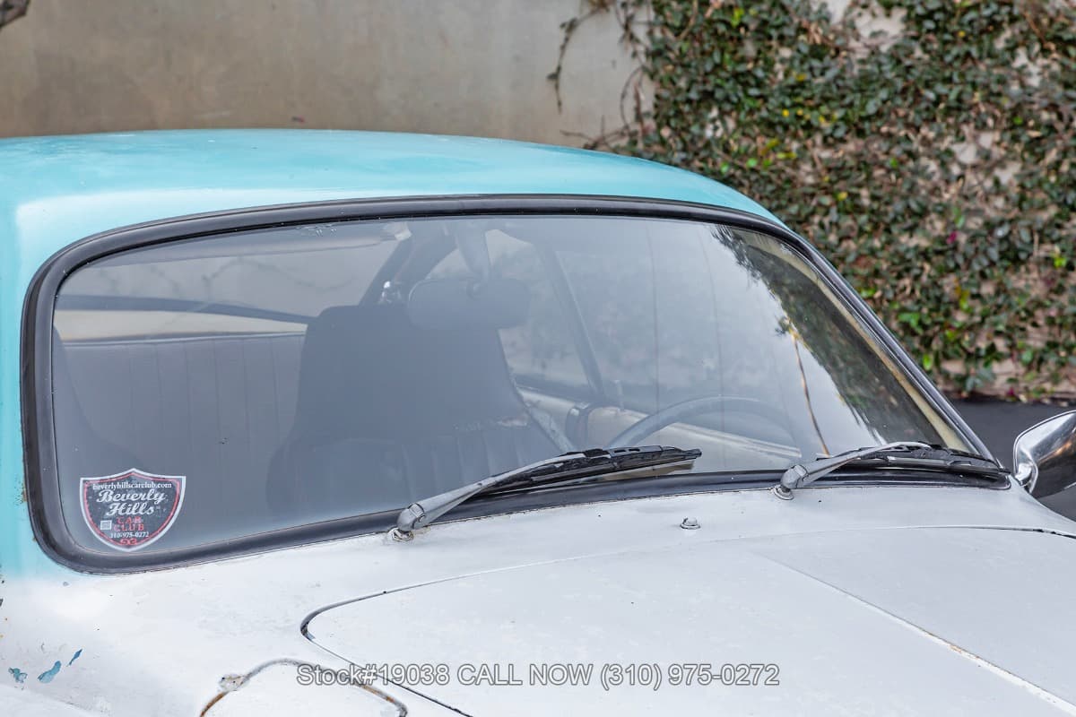 1968 Volkswagen Karmann Ghia Coupe thumbnail 7