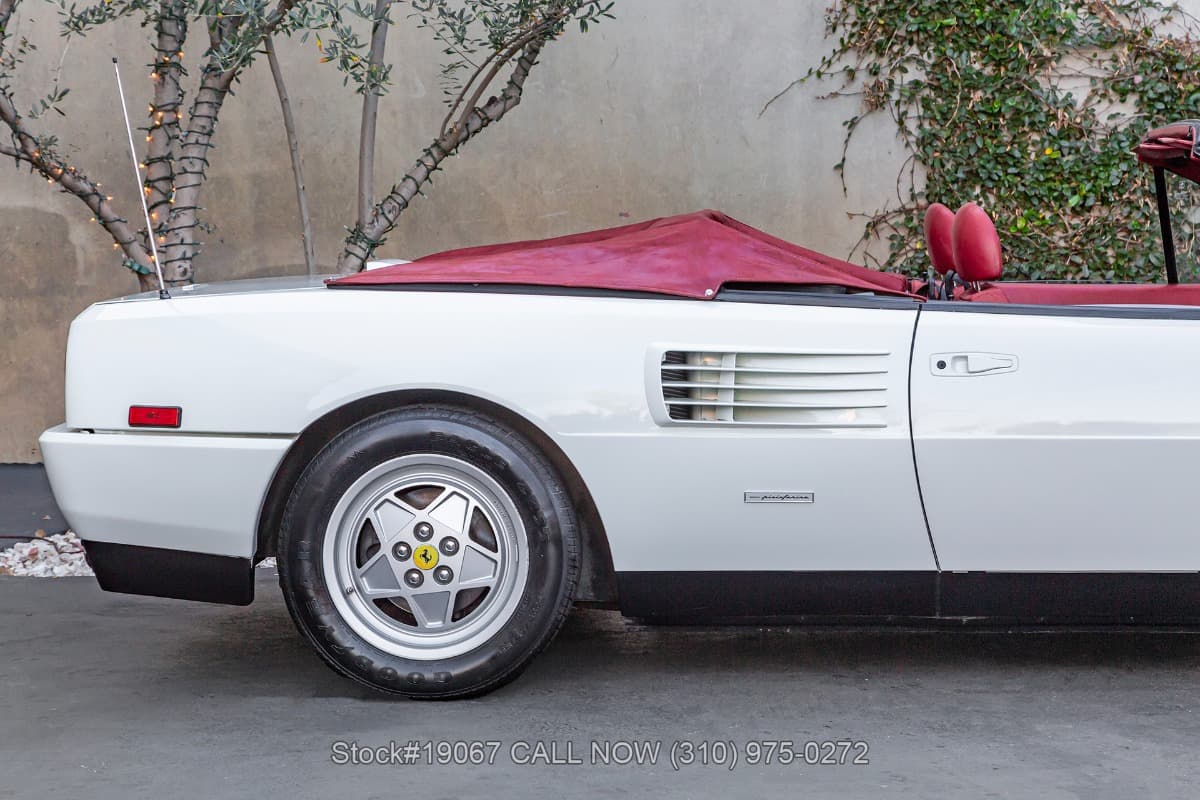 1990 Ferrari Mondial T Cabriolet thumbnail 11