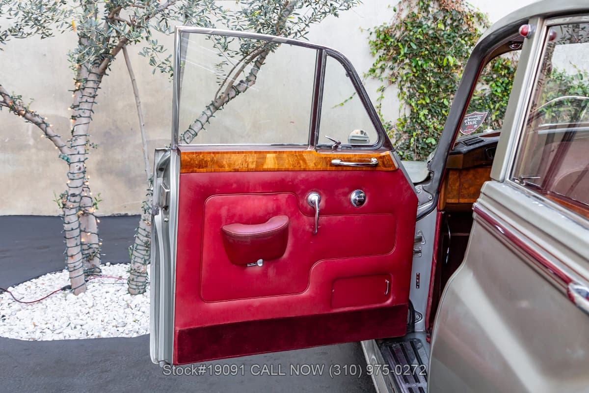 1965 Rolls-Royce Silver Cloud III Right-Hand-Drive thumbnail 9