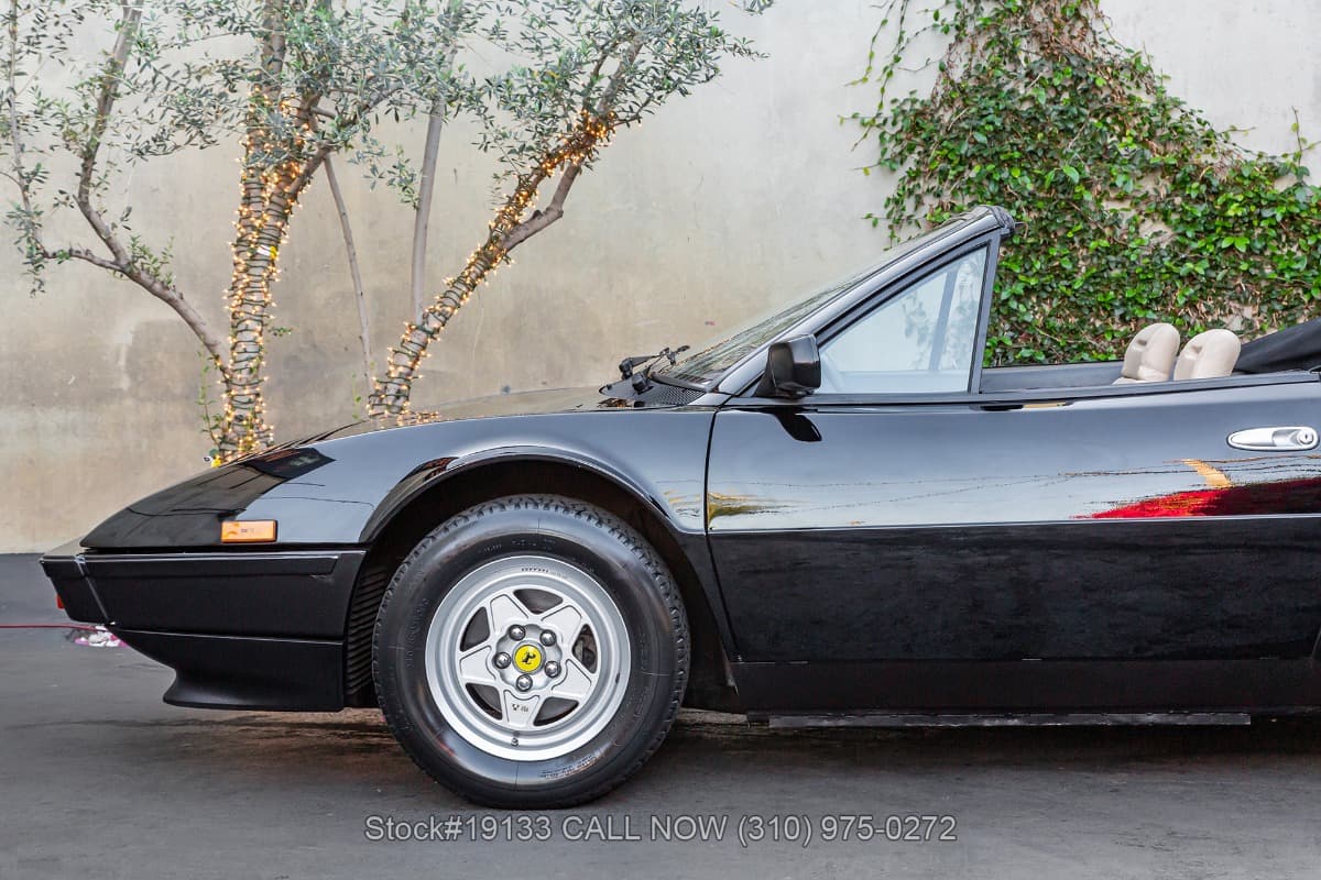 1983 Ferrari Mondial Cabriolet thumbnail 11