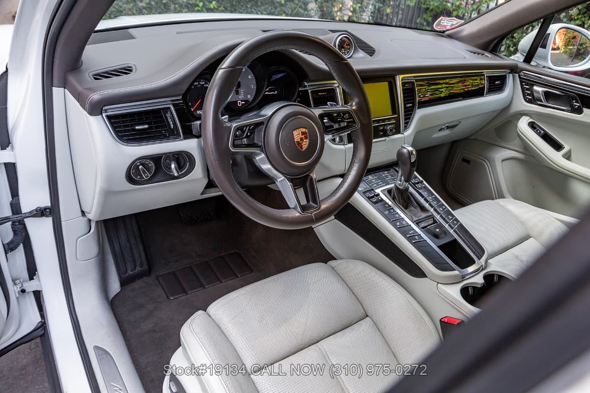 2015 Porsche Macan S thumbnail 11