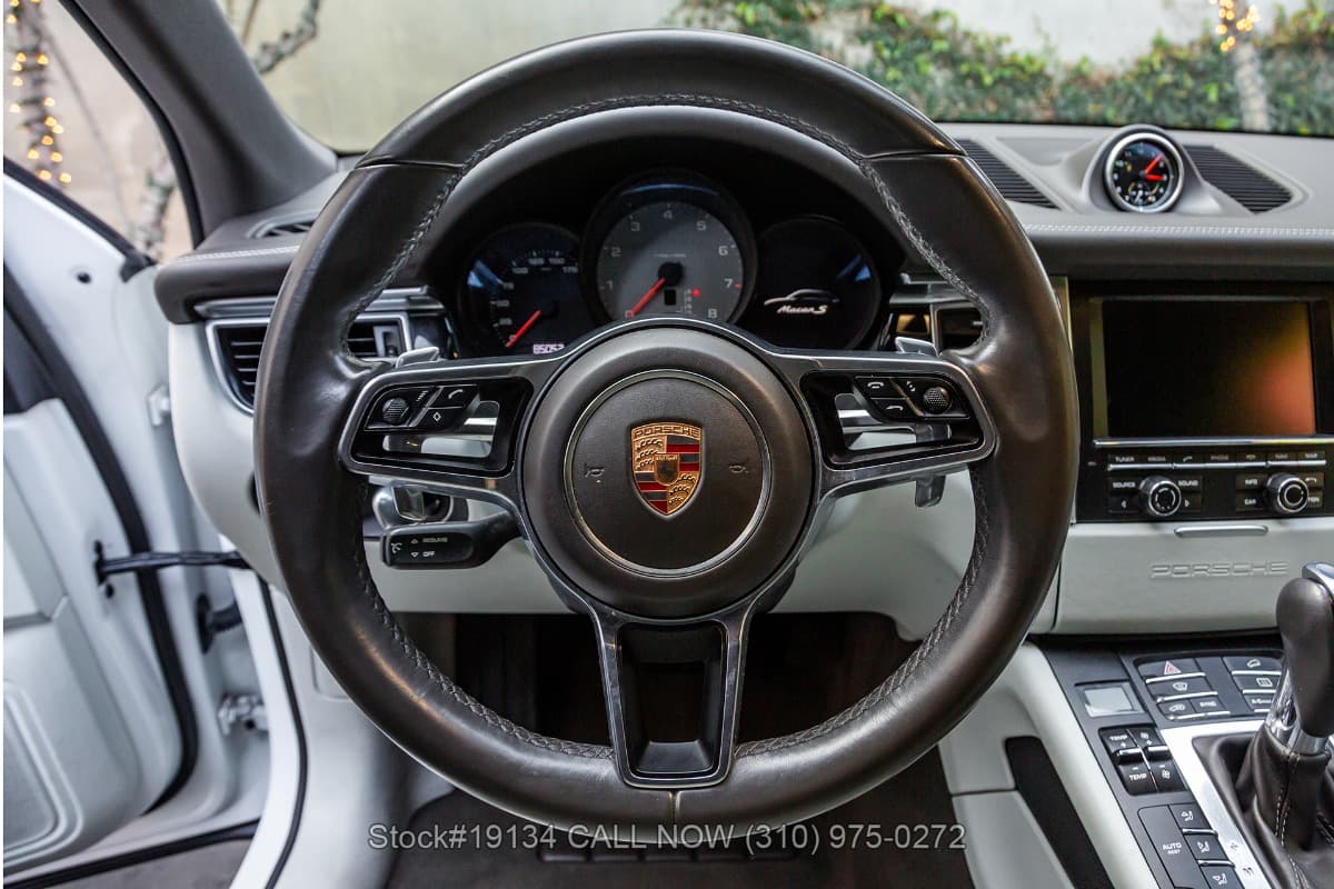 2015 Porsche Macan S thumbnail 12
