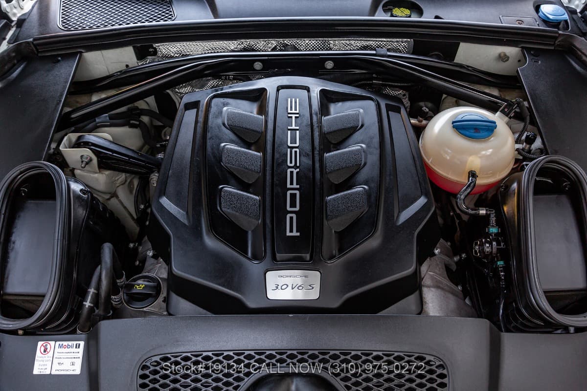 2015 Porsche Macan S thumbnail 24