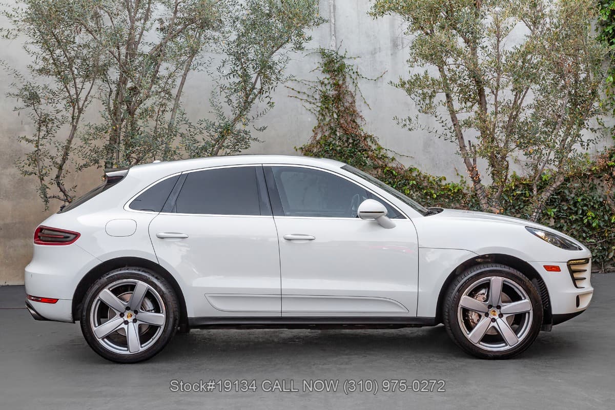 2015 Porsche Macan S thumbnail 3