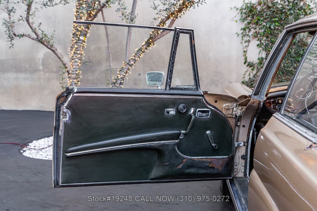 1970 Mercedes 280SE 3.5 Sunroof Coupe thumbnail 13