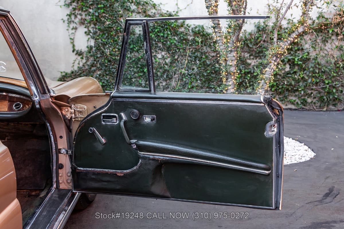 1970 Mercedes 280SE 3.5 Sunroof Coupe thumbnail 19