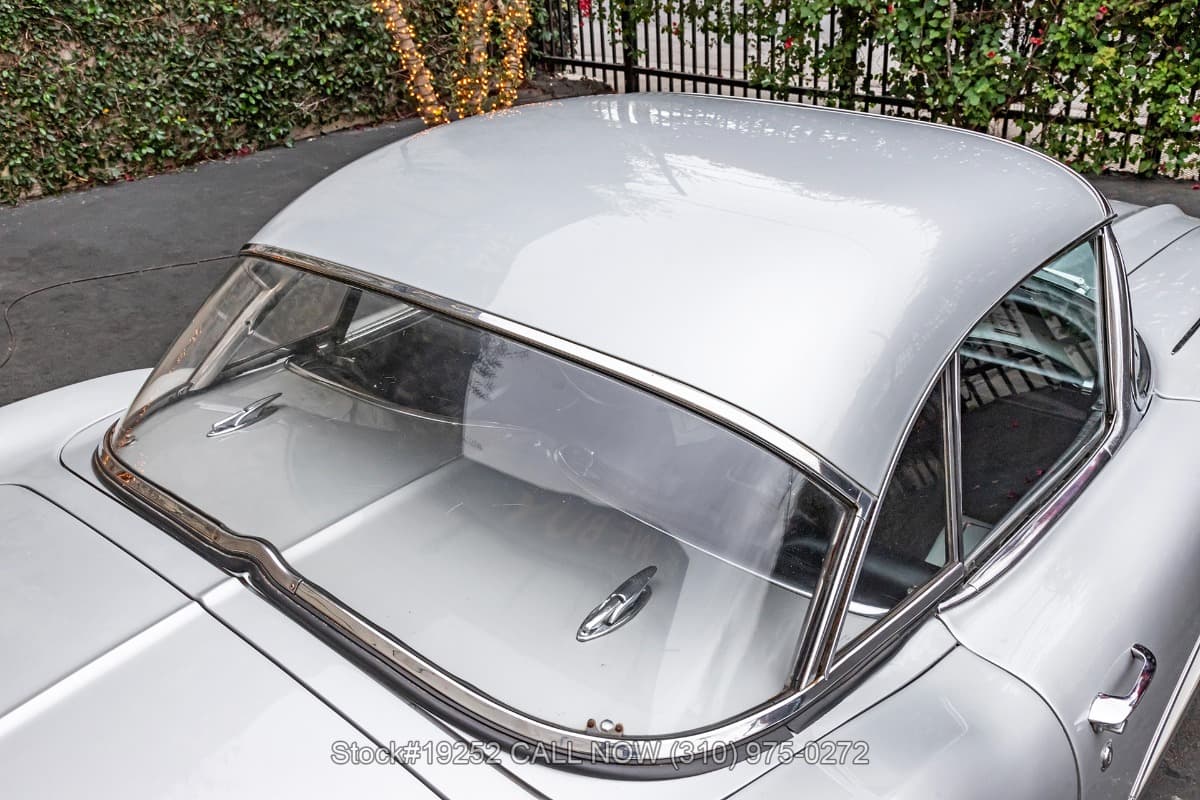 1961 Chevrolet Corvette Convertible with 2 Tops thumbnail 11