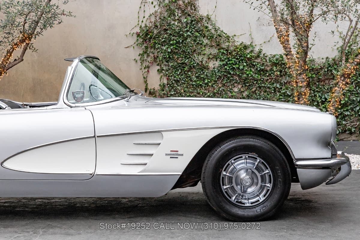 1961 Chevrolet Corvette Convertible with 2 Tops thumbnail 13