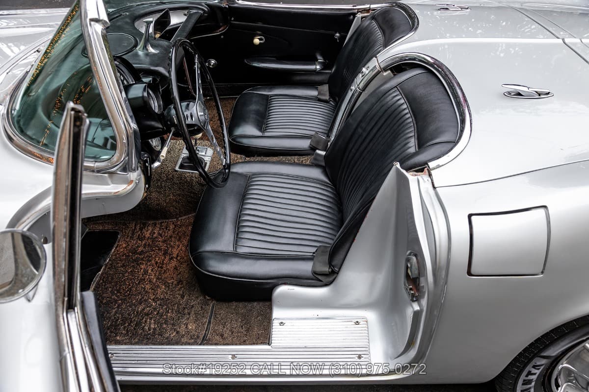 1961 Chevrolet Corvette Convertible with 2 Tops thumbnail 16