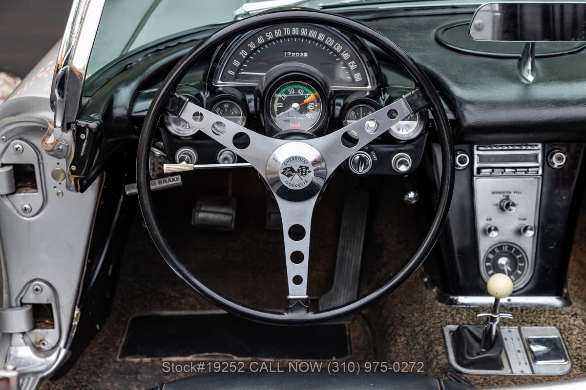 1961 Chevrolet Corvette Convertible with 2 Tops thumbnail 17