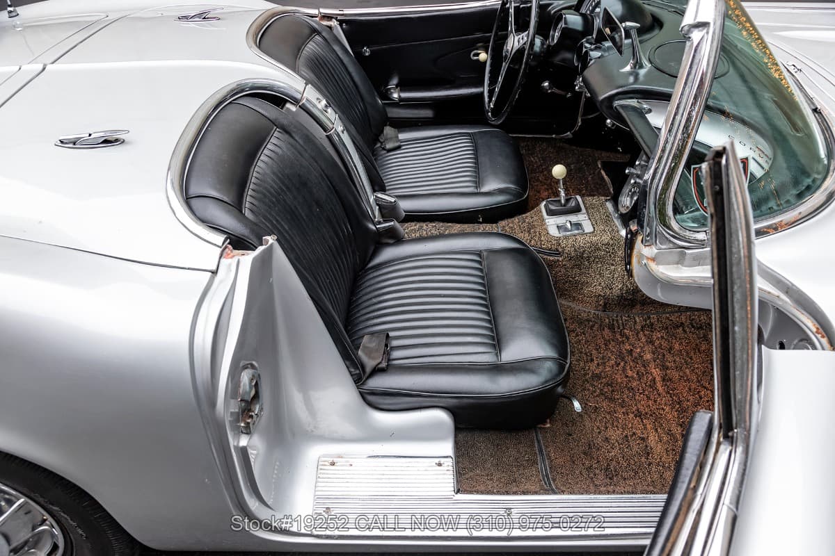 1961 Chevrolet Corvette Convertible with 2 Tops thumbnail 18