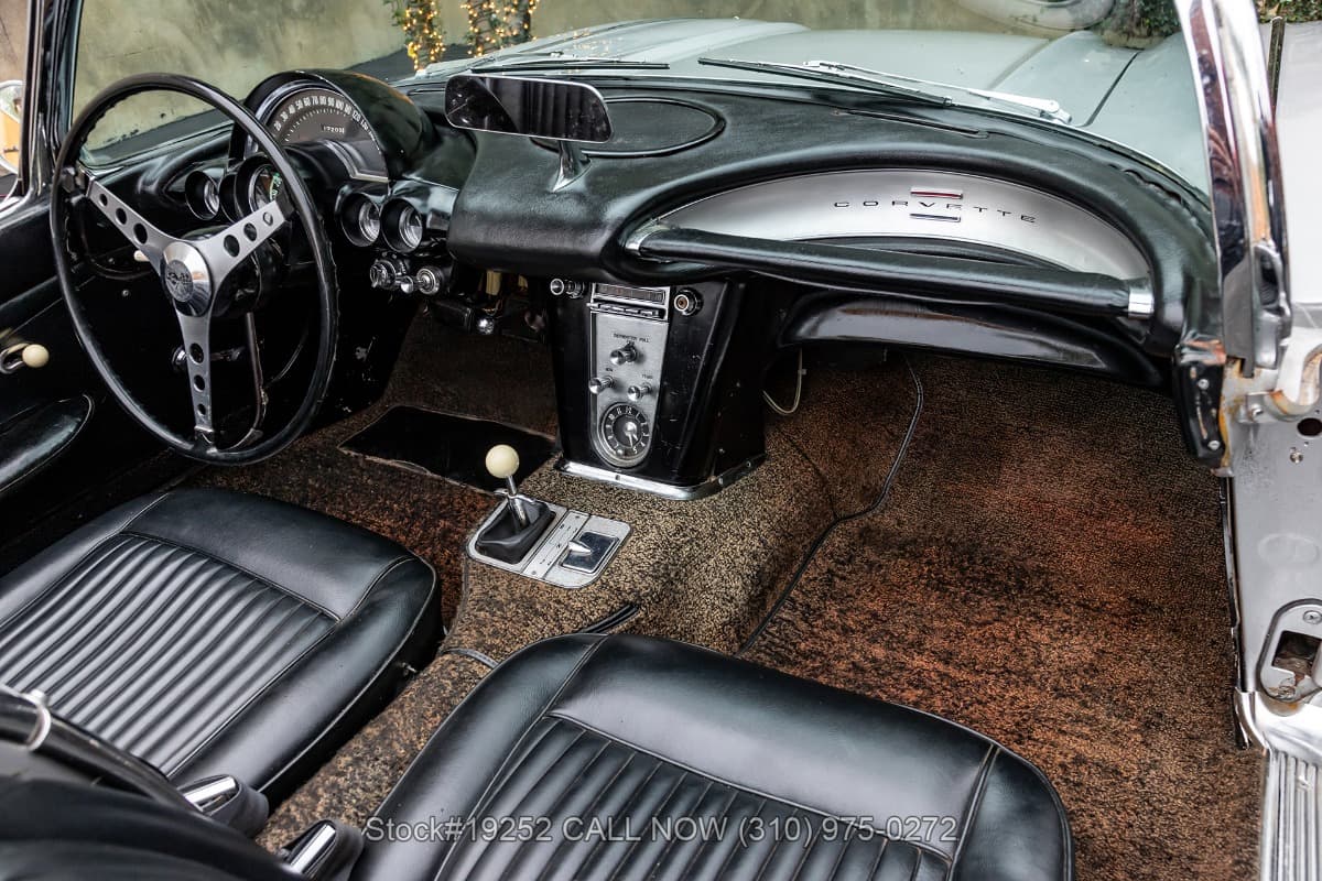 1961 Chevrolet Corvette Convertible with 2 Tops thumbnail 19