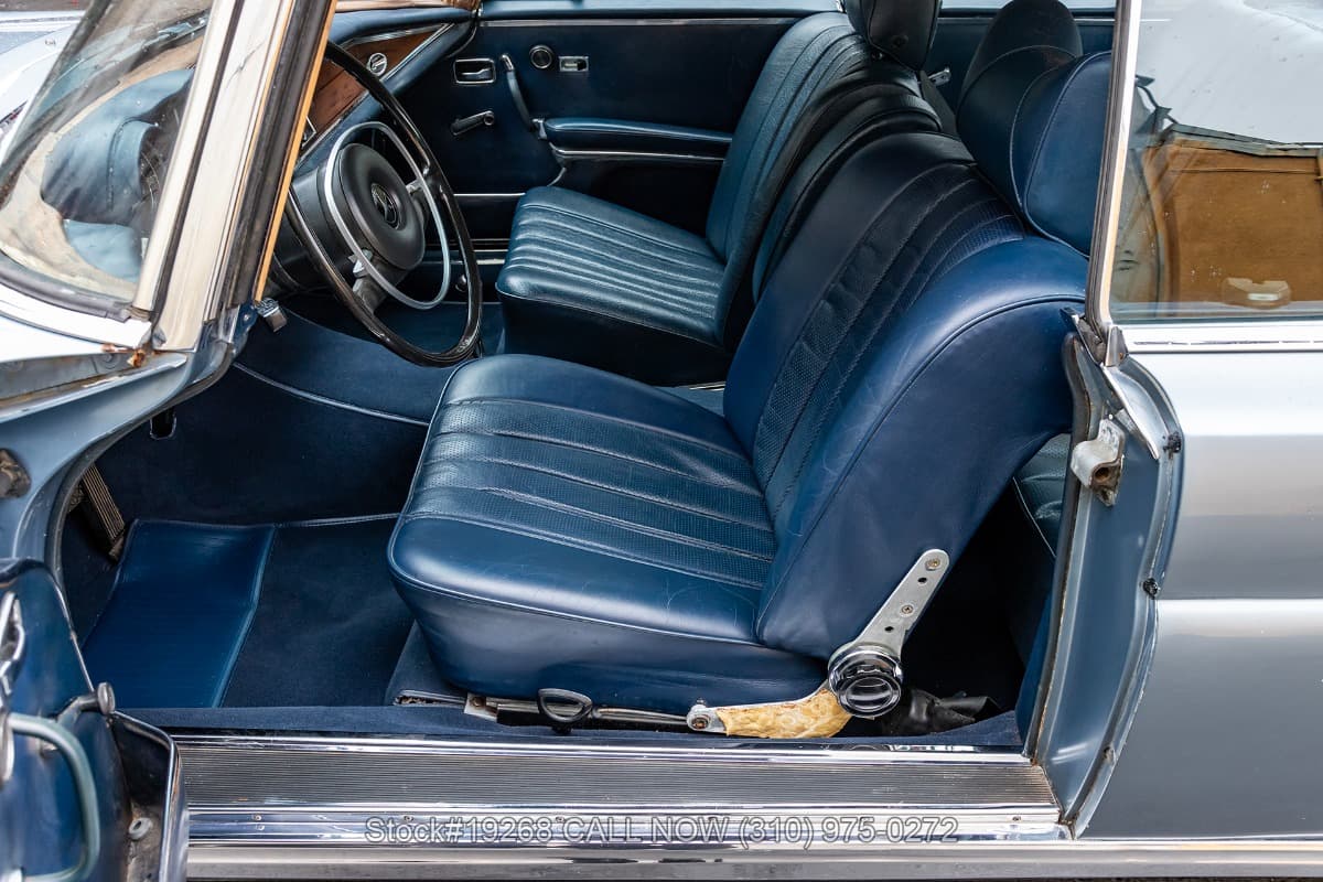 1970 Mercedes 280SE 3.5 Sunroof Coupe 4-Speed thumbnail 14