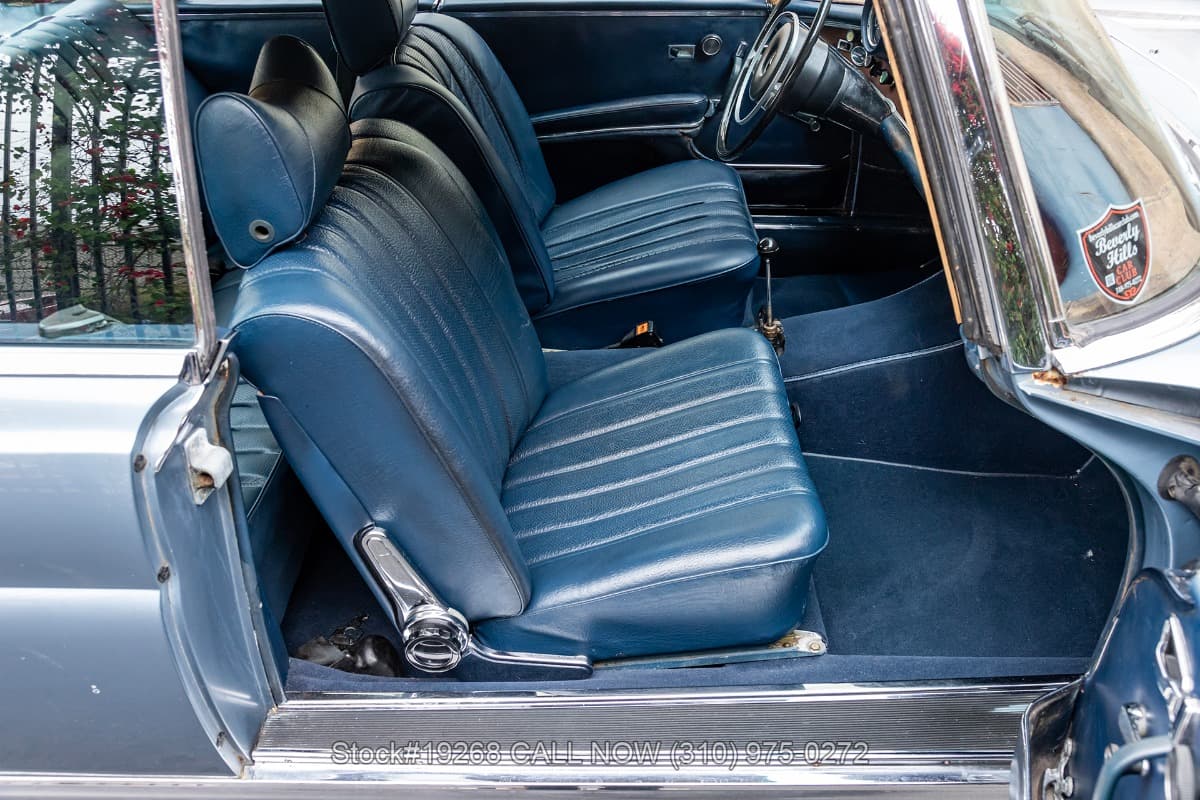 1970 Mercedes 280SE 3.5 Sunroof Coupe 4-Speed thumbnail 17