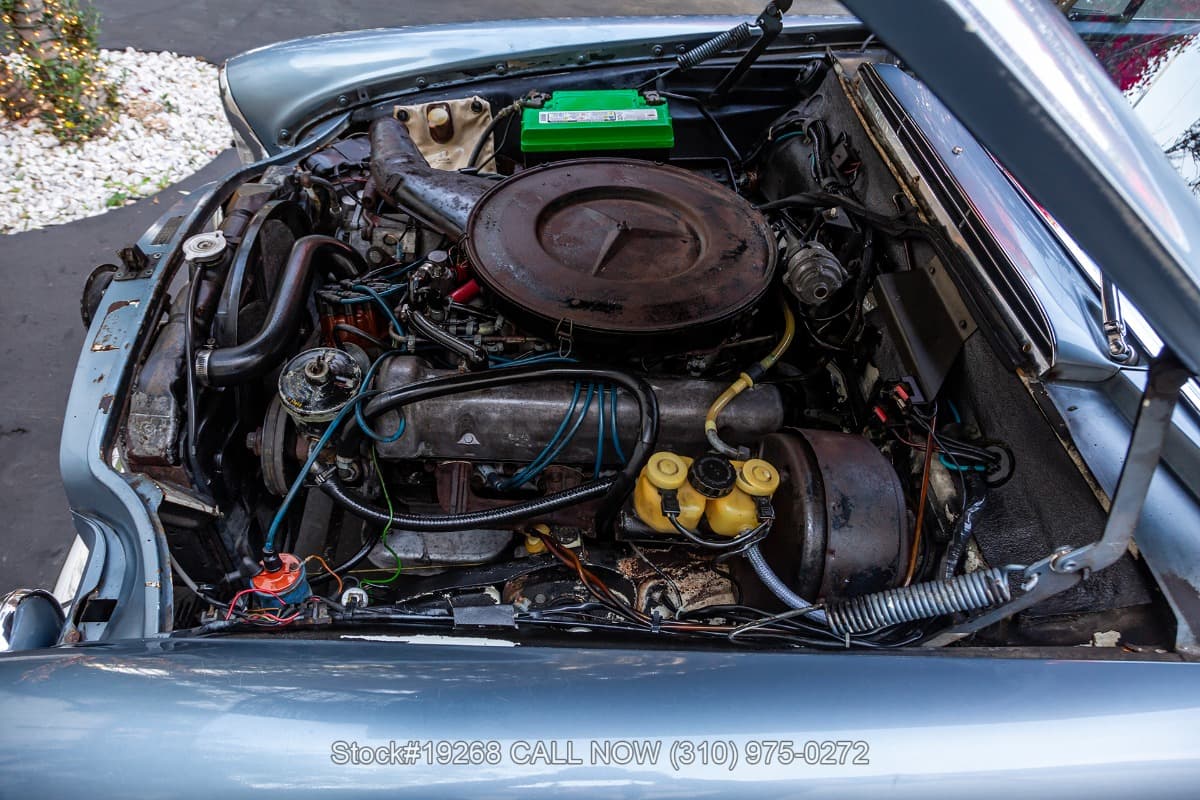 1970 Mercedes 280SE 3.5 Sunroof Coupe 4-Speed thumbnail 23